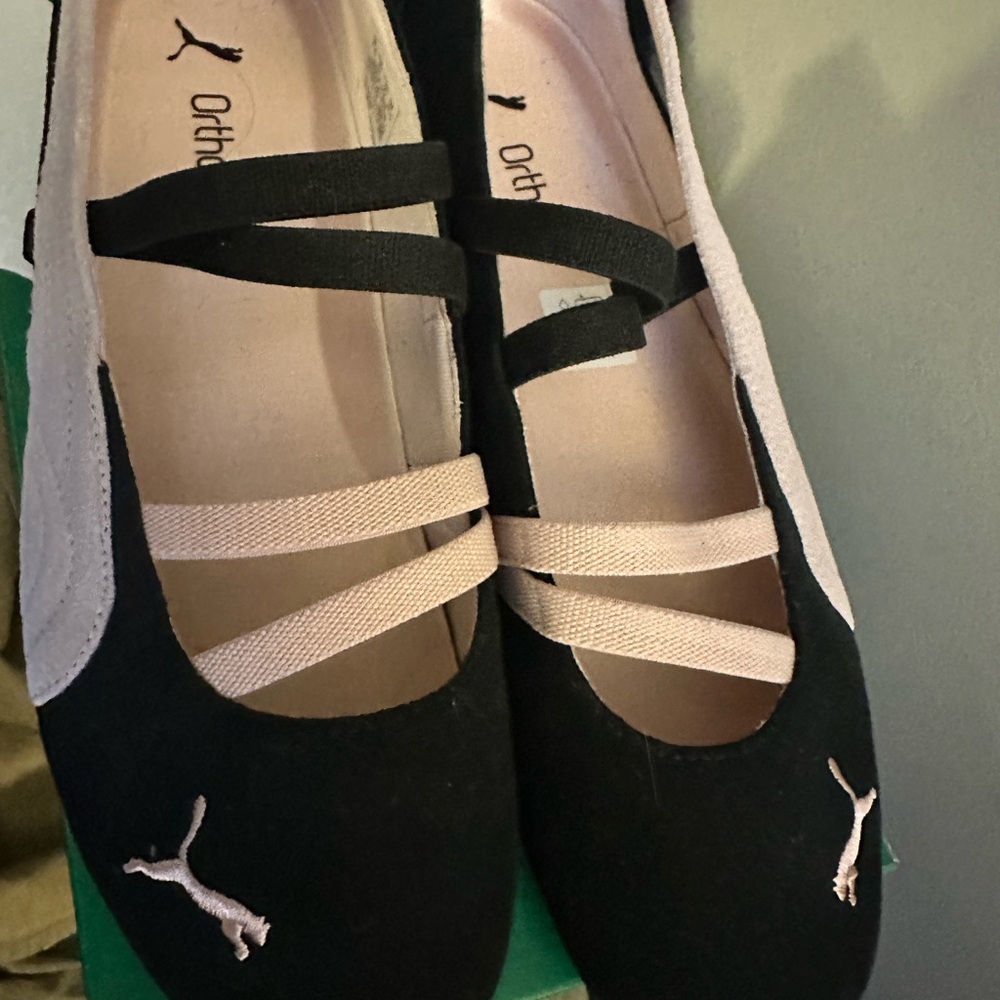 Puma Women's Black and Light Pink Flats